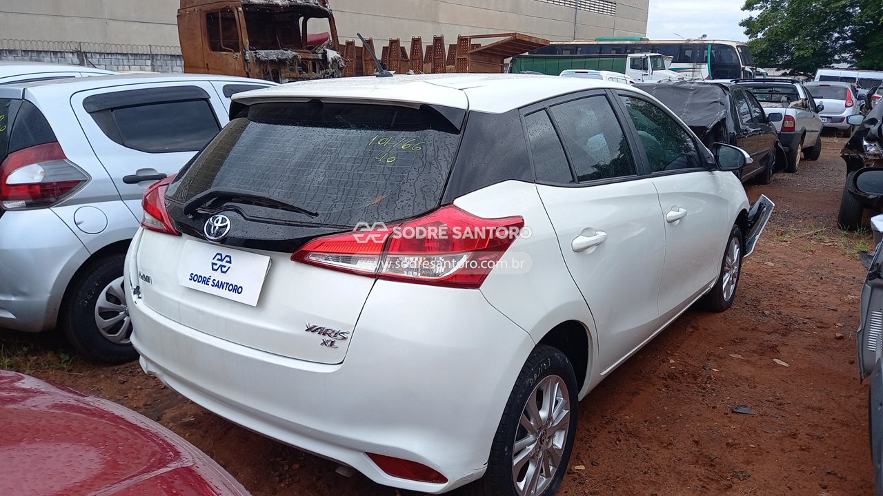 Toyota Yaris HB XL 13 AT - 2018/2019 — foto 4 de 13