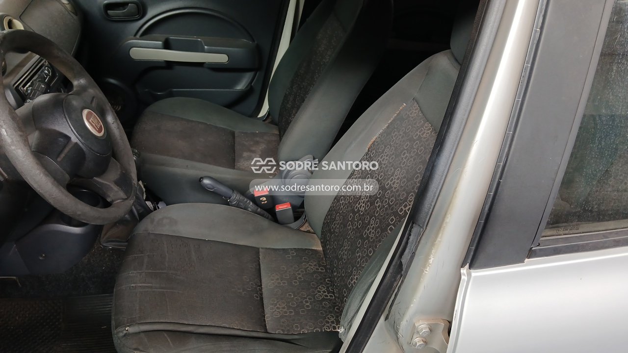 Fiat Uno Vivace 1.0 - 2010/2011 — foto 8 de 13