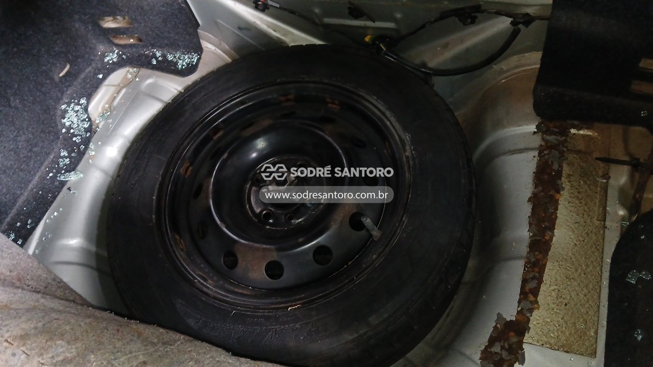 Fiat Uno Vivace 1.0 - 2010/2011 — foto 9 de 13