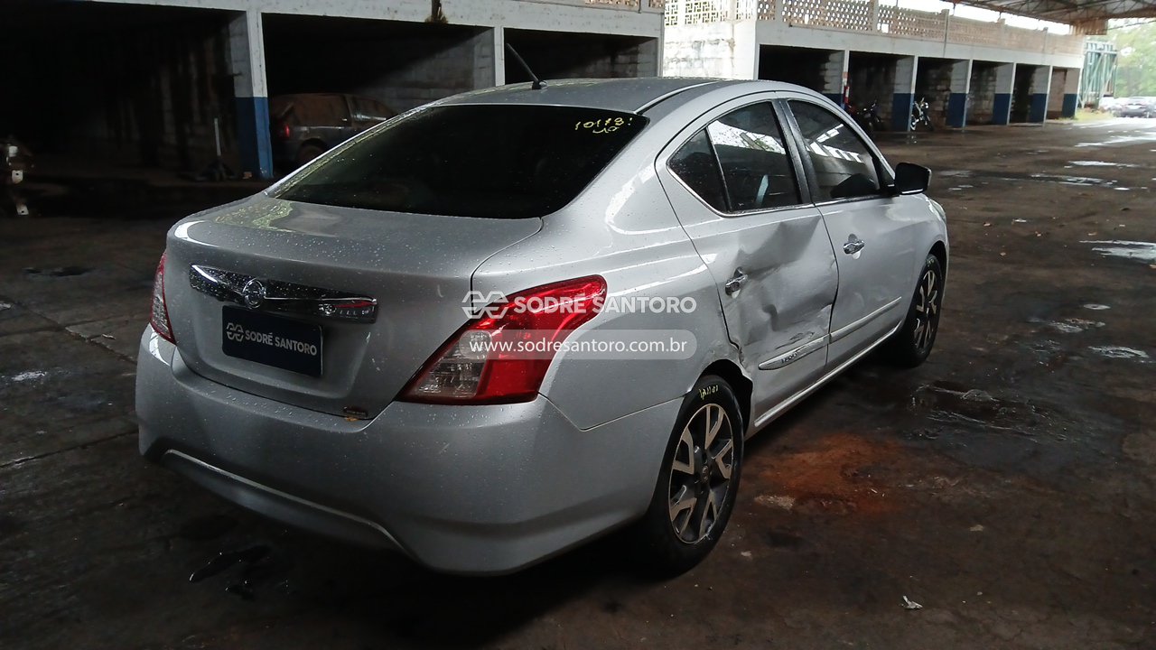 Nissan Versa 16 SL - 2016/2016 — foto 4 de 13