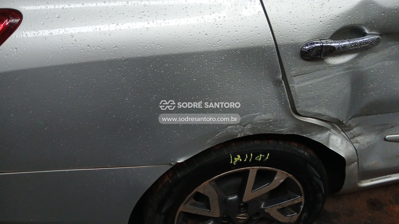 Nissan Versa 16 SL - 2016/2016 — foto 10 de 13