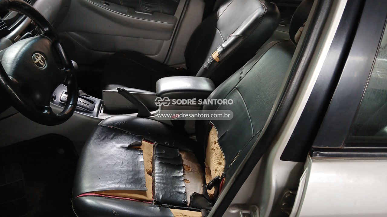 Toyota Corolla Xei 18vvt - 2003/2004 — foto 8 de 13