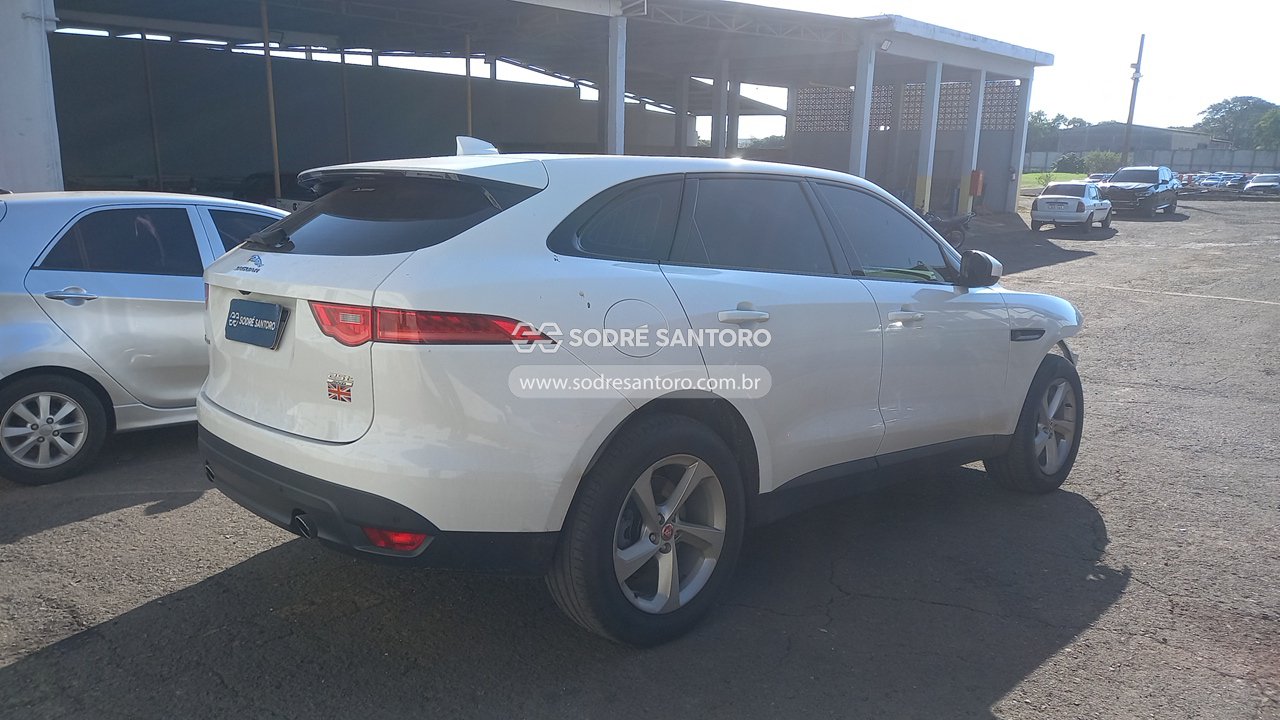 Jaguar Fpace 250 Cvg Prest - 2018/2018 — foto 4 de 13