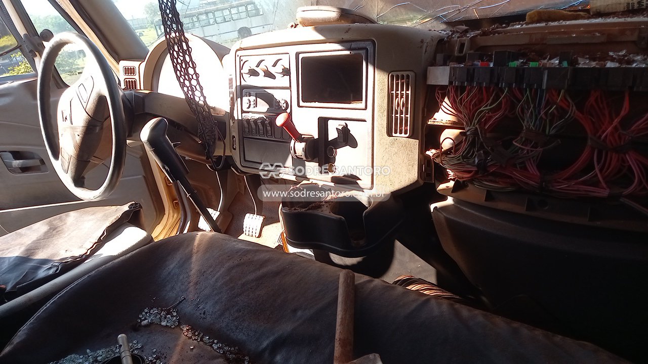 International 4400 P7 6x4 - 2013/2014 — foto 9 de 13