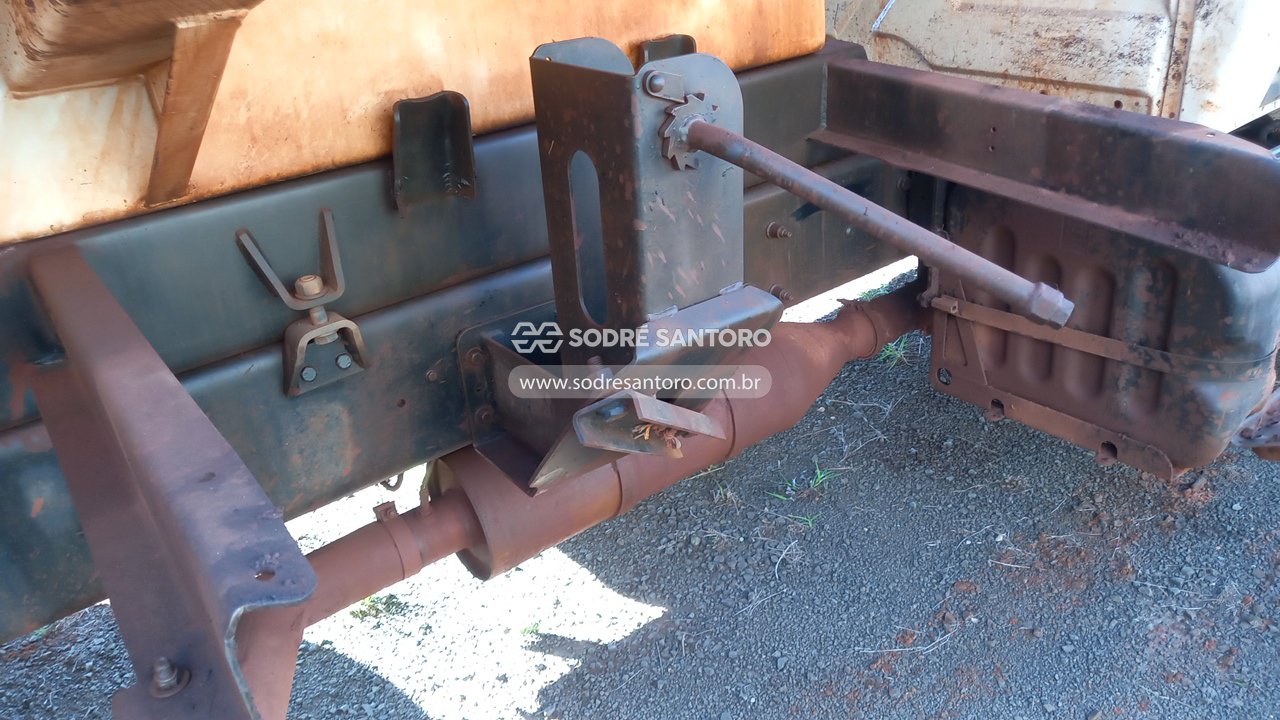 International 4400 P7 6x4 - 2013/2014 — foto 11 de 13