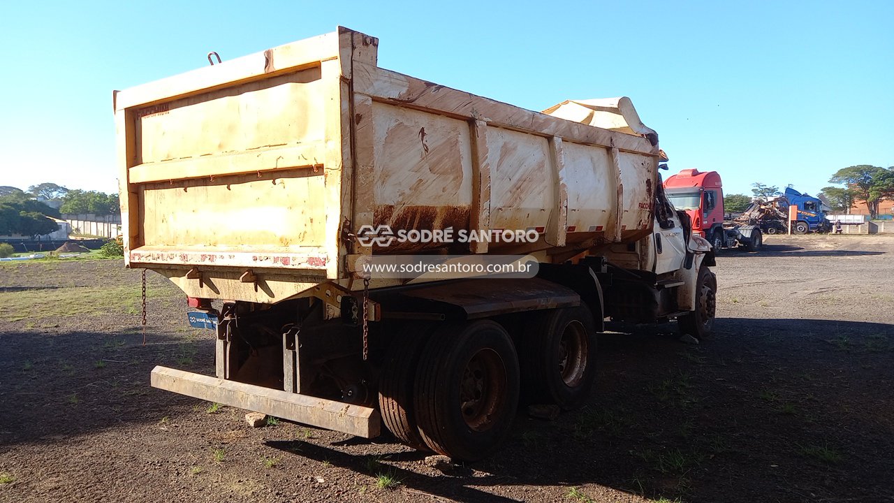 International 4400 P7 6x4 - 2013/2014 — foto 4 de 13