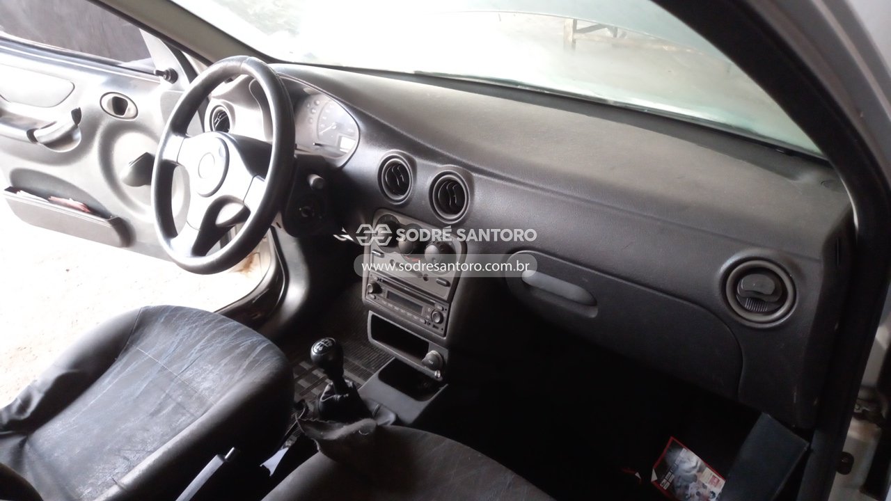 Chevrolet Celta 4P Life - 2004/2005 — foto 8 de 13