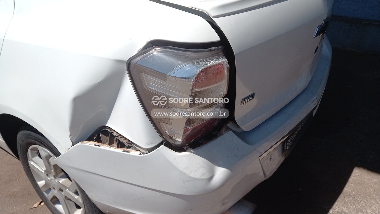 Chevrolet Cobalt 1.8 Ltz - 2012/2013 — foto 12 de 13