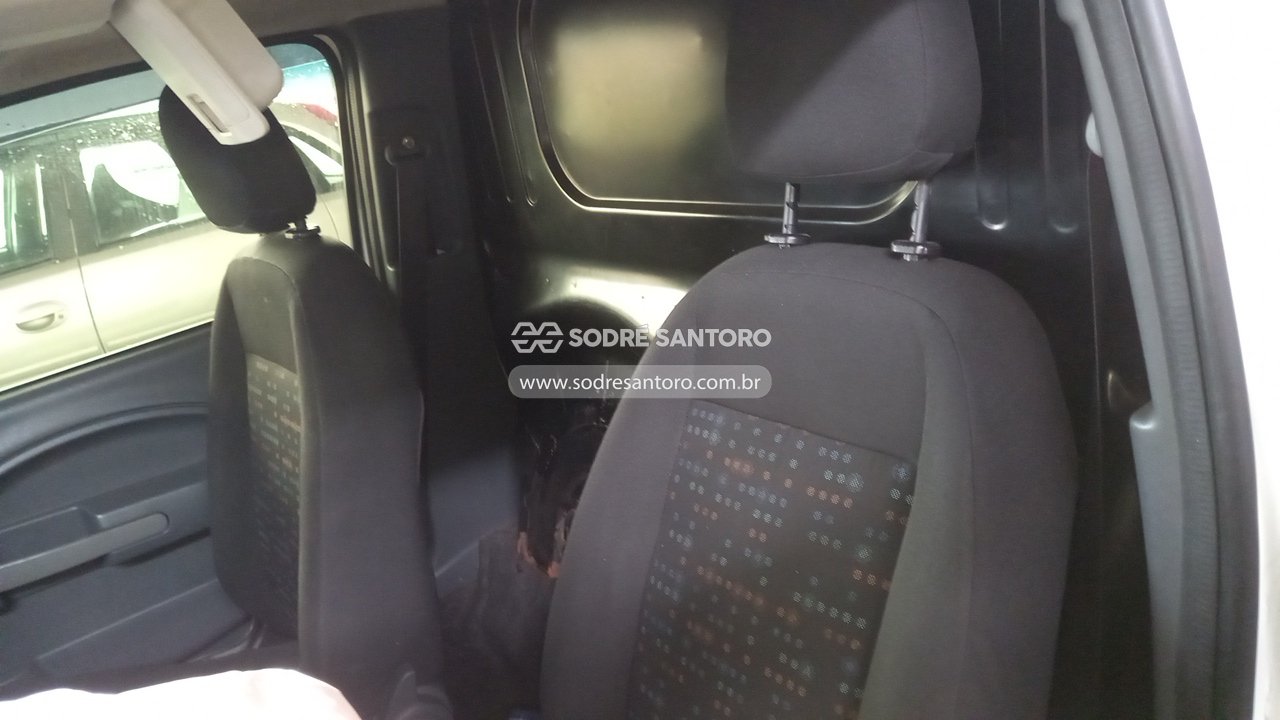 Fiat Fiorino 1.4 Flex - 2014/2015 — foto 9 de 13