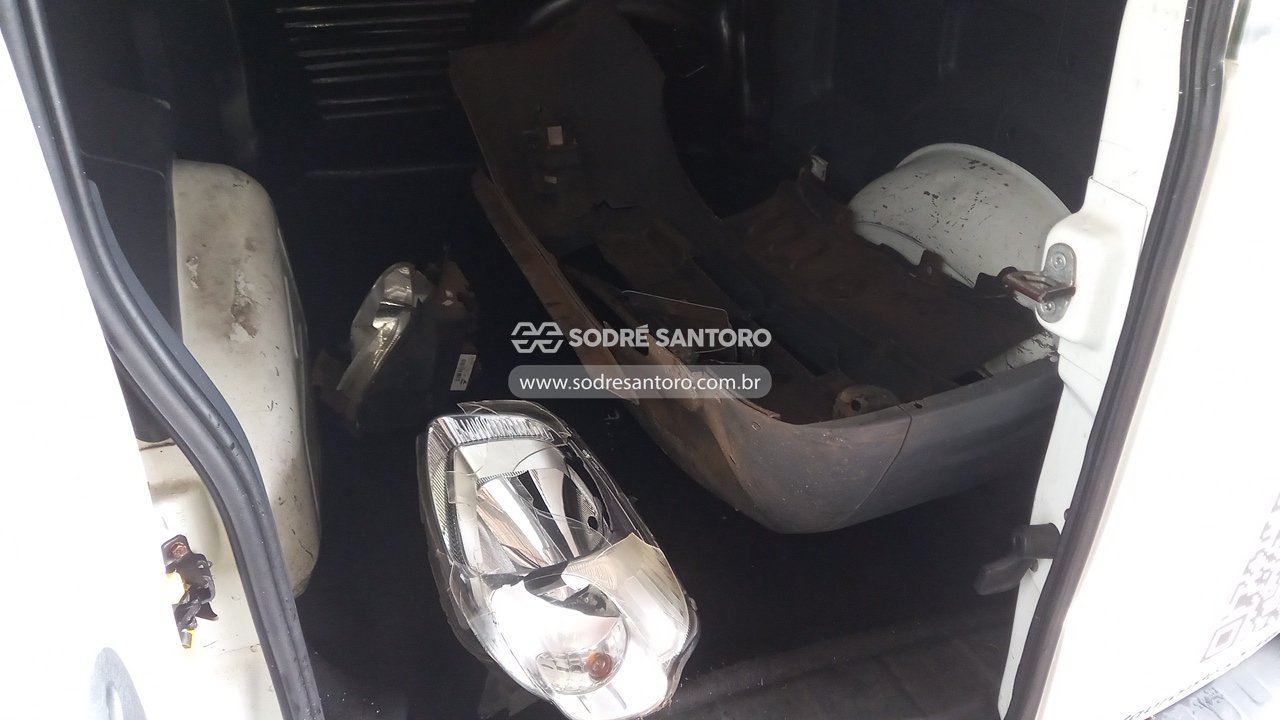 Fiat Fiorino 1.4 Flex - 2014/2015 — foto 11 de 13