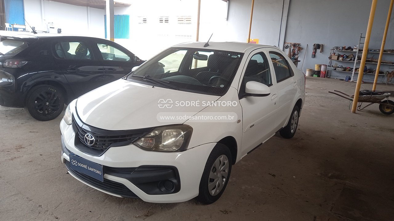 Toyota Etios SD X Vsc MT - 2019/2020 — foto 3 de 13