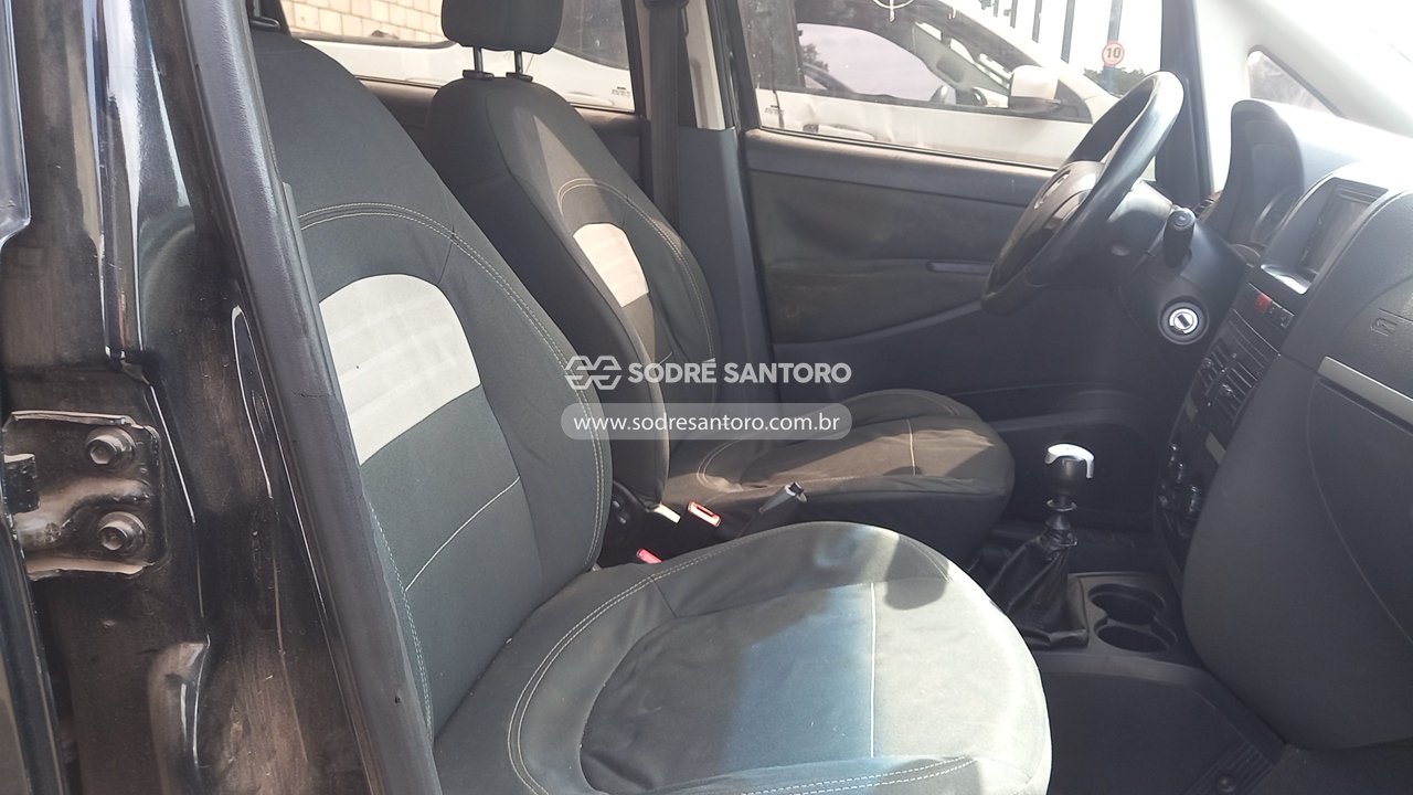 Fiat Idea Essence 1.6 - 2011/2011 — foto 9 de 13