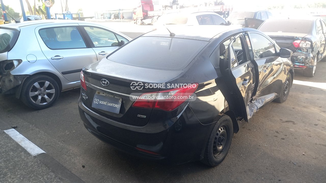 Hyundai Hb20s 1.0m 1.0m - 2013/2014 — foto 4 de 12