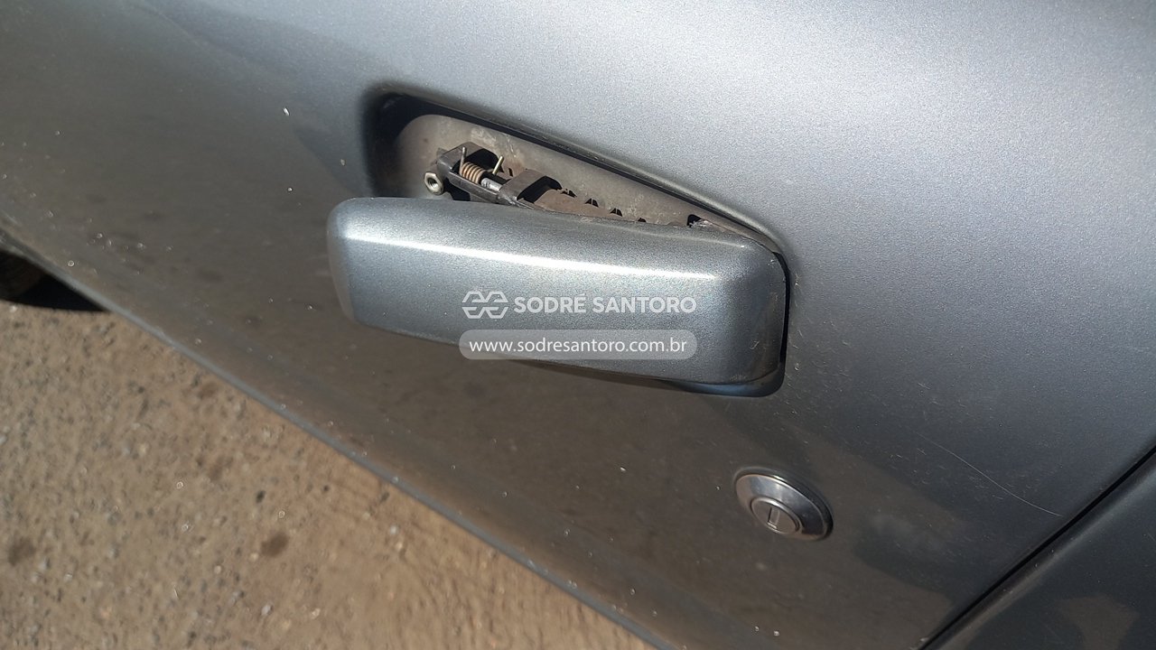 Fiat Uno Vivace 1.0 - 2011/2012 — foto 10 de 13