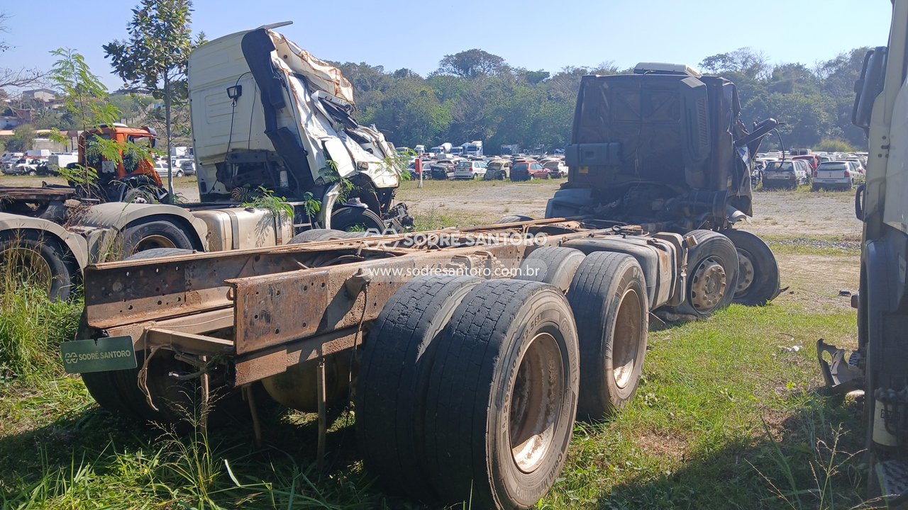 Ford Cargo 3133 6x4 - 2012/2013 — foto 4 de 13