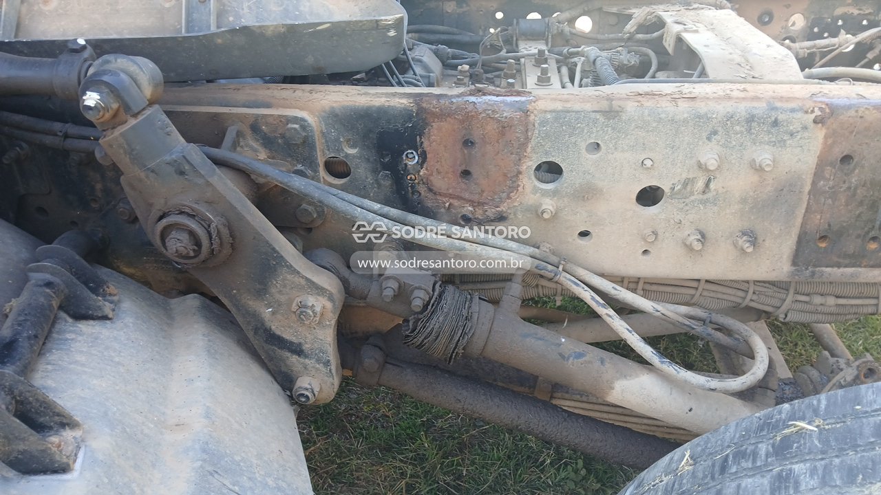 Ford Cargo 3133 6x4 - 2012/2013 — foto 9 de 13