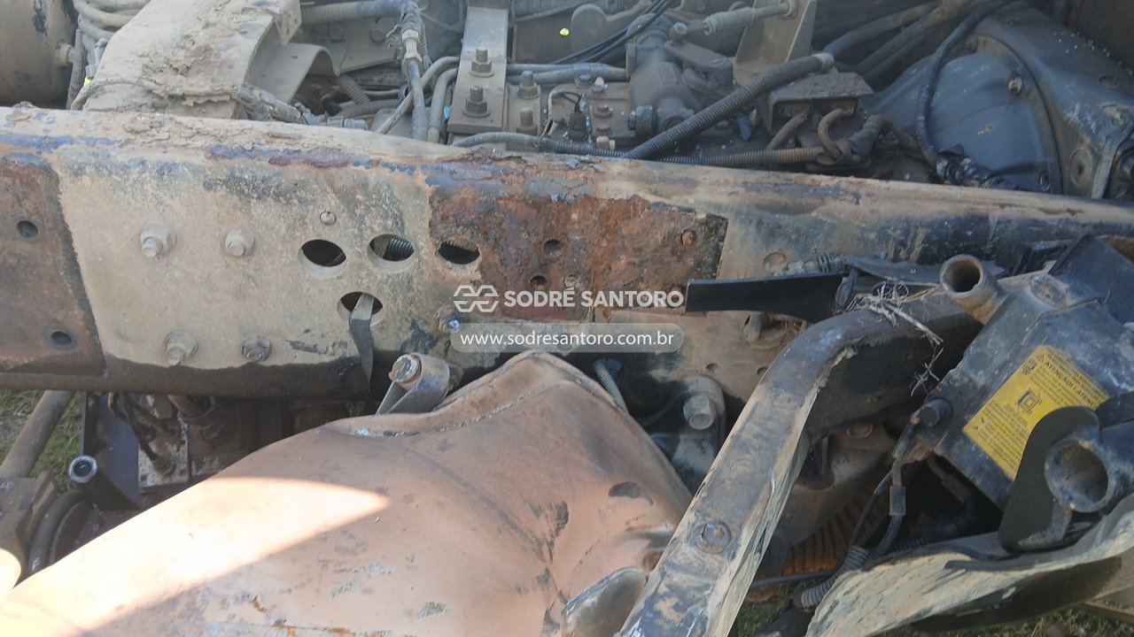 Ford Cargo 3133 6x4 - 2012/2013 — foto 10 de 13