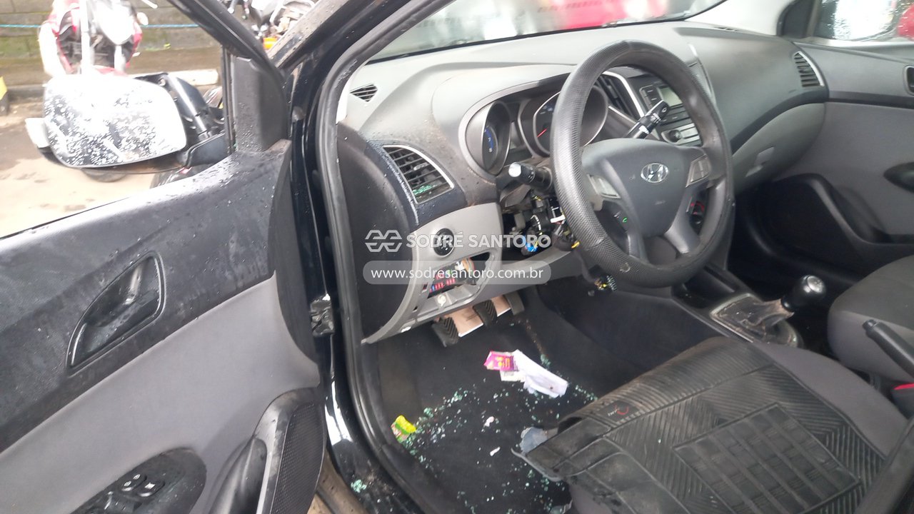 Hyundai Hb20s 1.0m Comf - 2017/2018 — foto 6 de 13