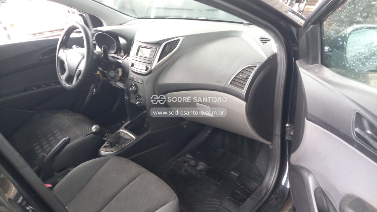 Hyundai Hb20s 1.0m Comf - 2017/2018 — foto 8 de 13