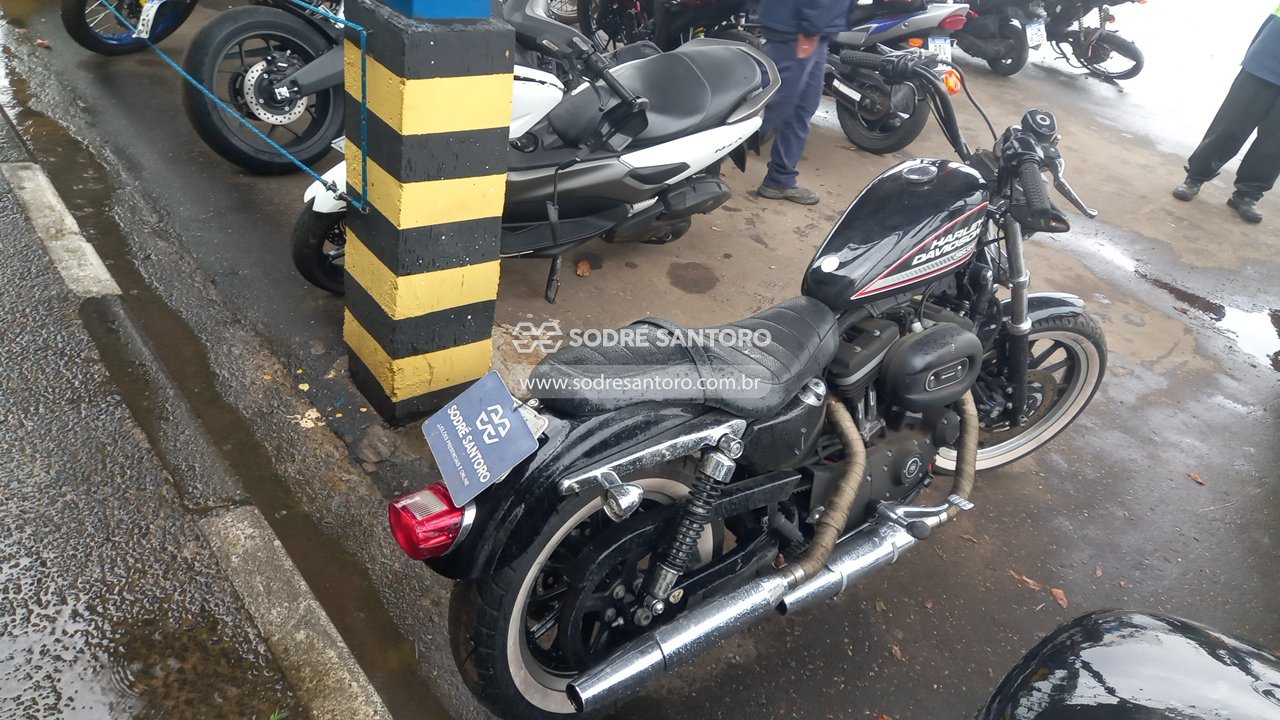 Harley Davidson Xl883 R - 2008/2008 — foto 4 de 11