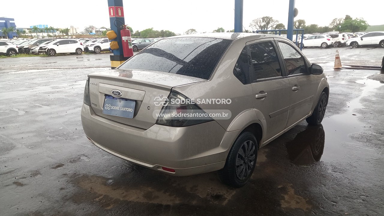 Ford Fiesta Sedan 1.6 Flex - 2010/2011 — foto 4 de 13