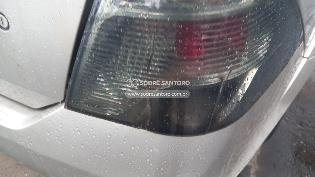 Ford Fiesta Sedan 1.6 Flex - 2010/2011 — foto 11 de 13