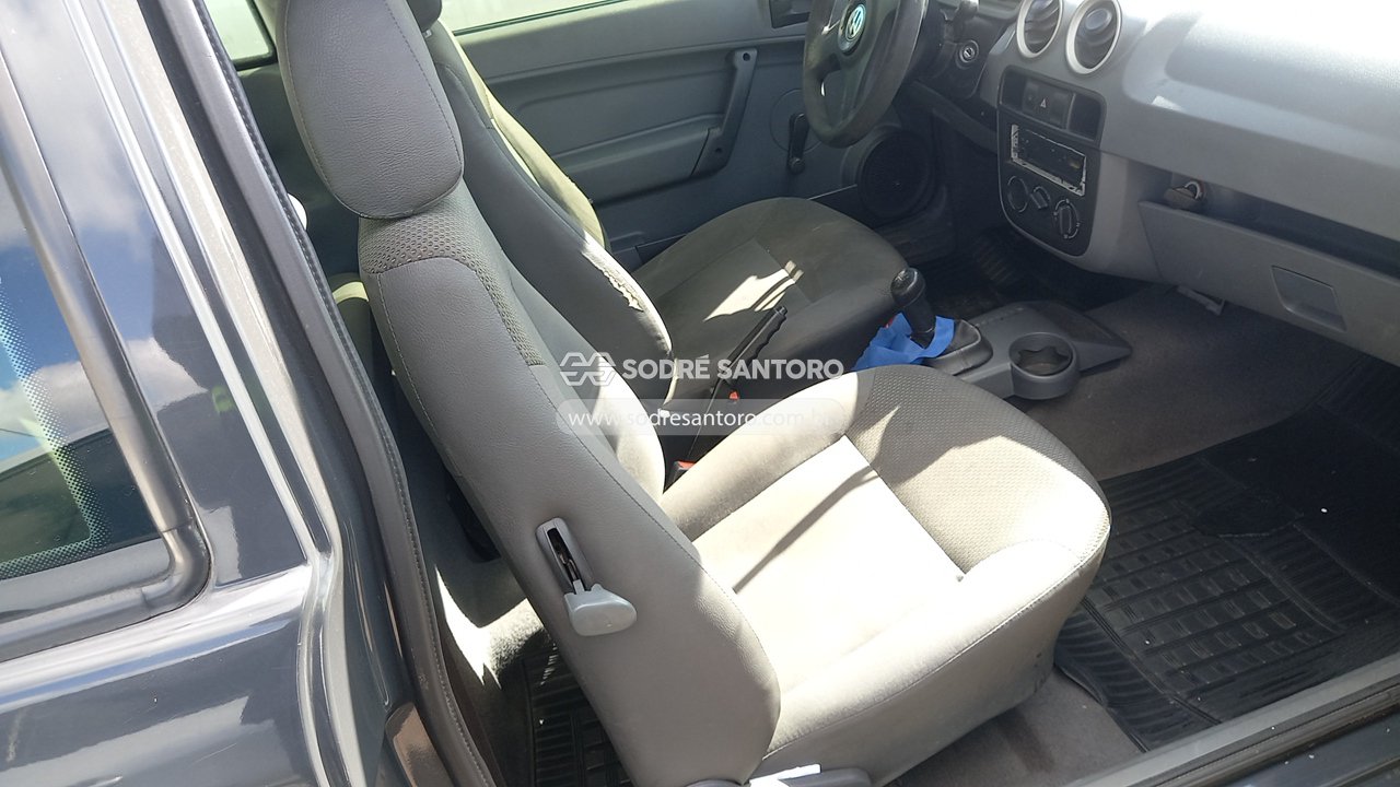 Volkswagen Gol 1.0 - 2010/2011 — foto 9 de 13