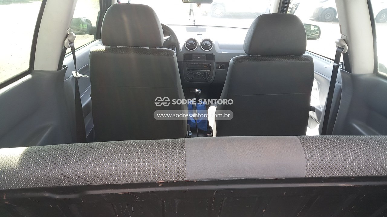 Volkswagen Gol 1.0 - 2010/2011 — foto 11 de 13