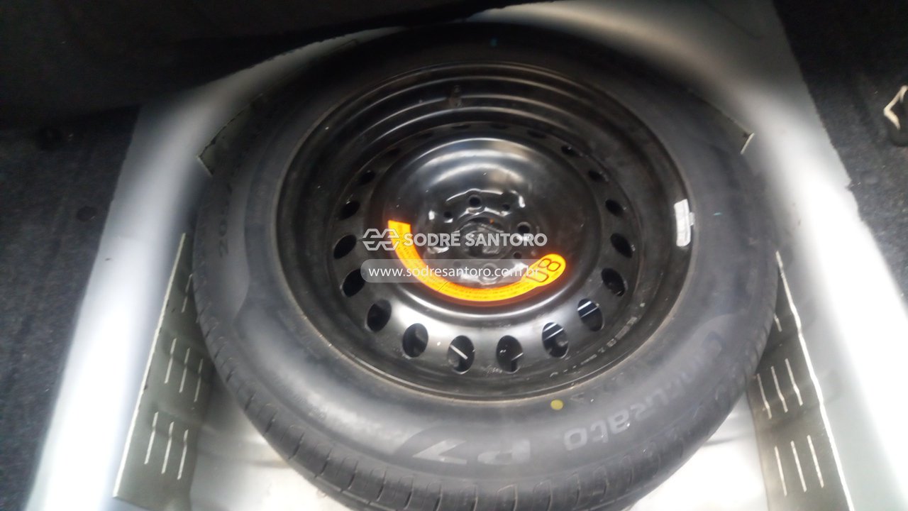 Fiat Linea Absol. 1.8 DL - 2013/2014 — foto 10 de 13