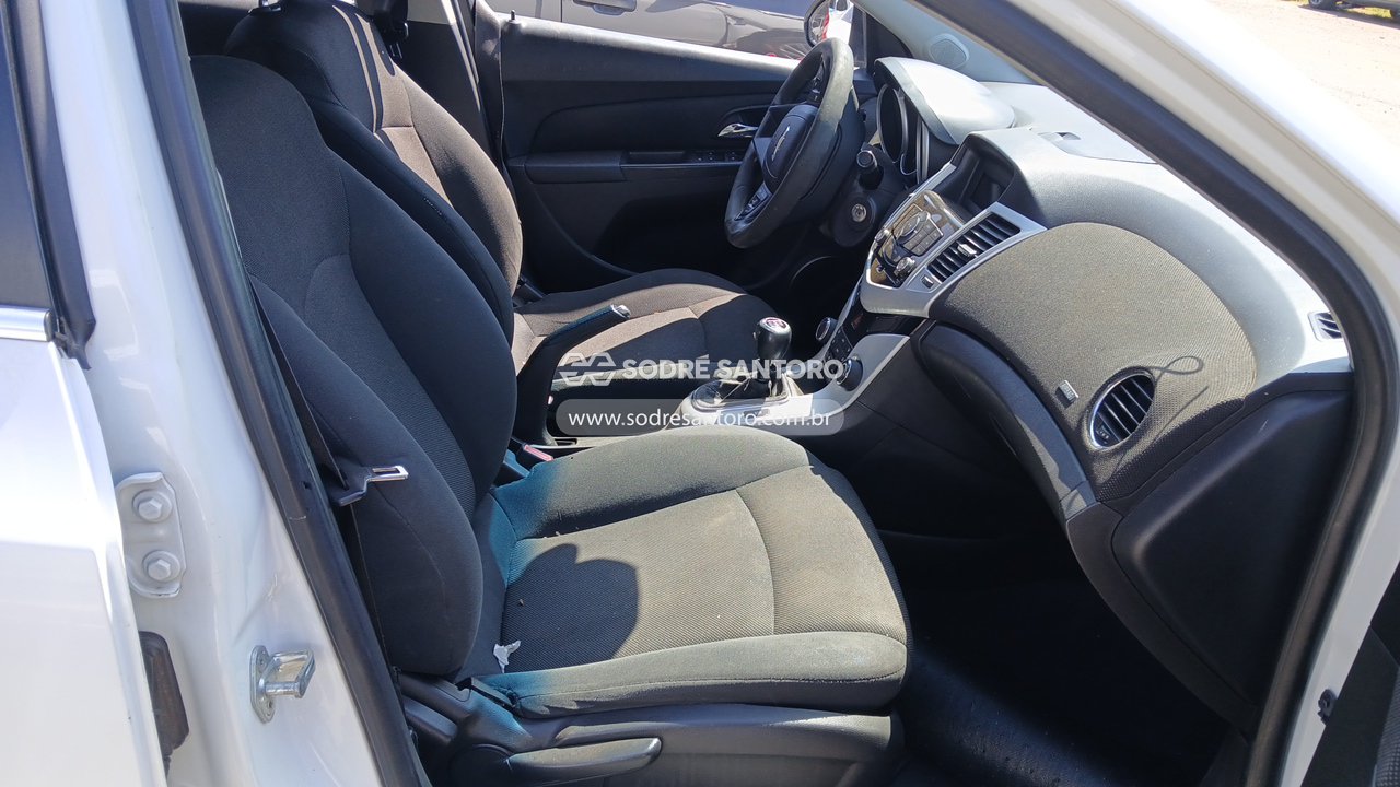 Chevrolet Cruze LT NB - 2015/2015 — foto 8 de 13