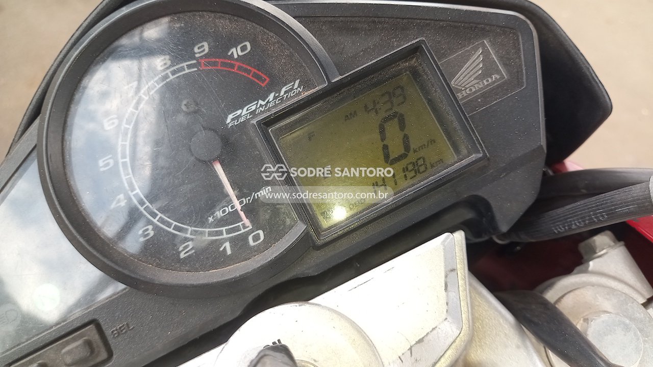 Honda CB 300r - 2011/2011 — foto 7 de 13