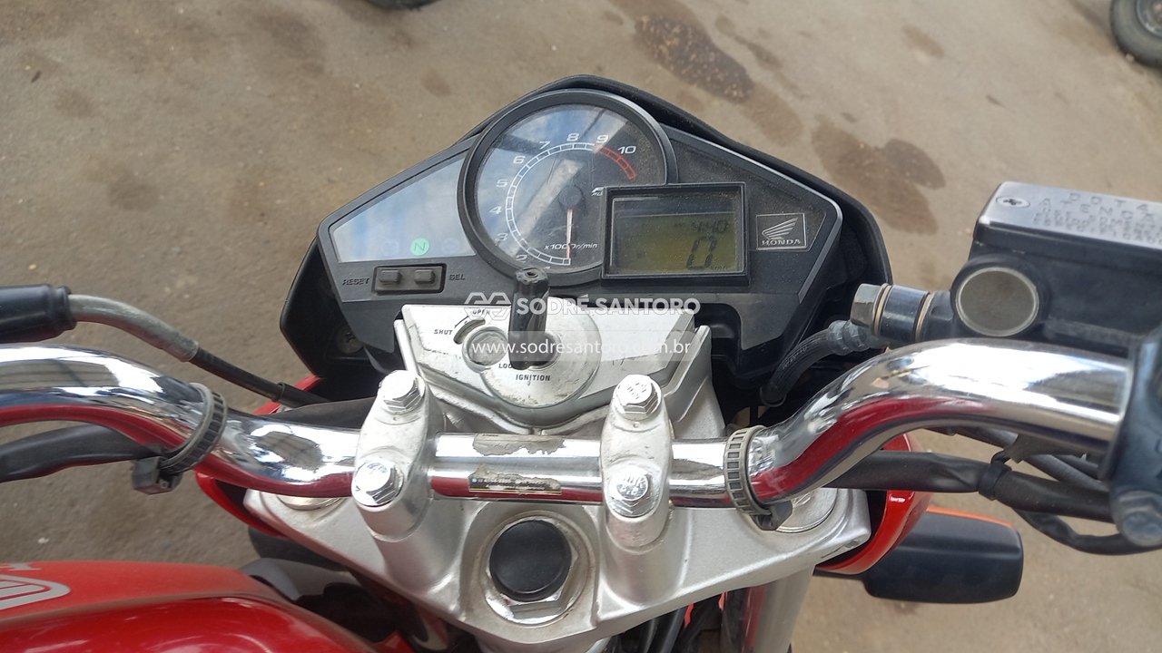 Honda CB 300r - 2011/2011 — foto 8 de 13