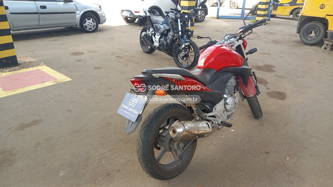Honda CB 300r - 2011/2011 — foto 4 de 13