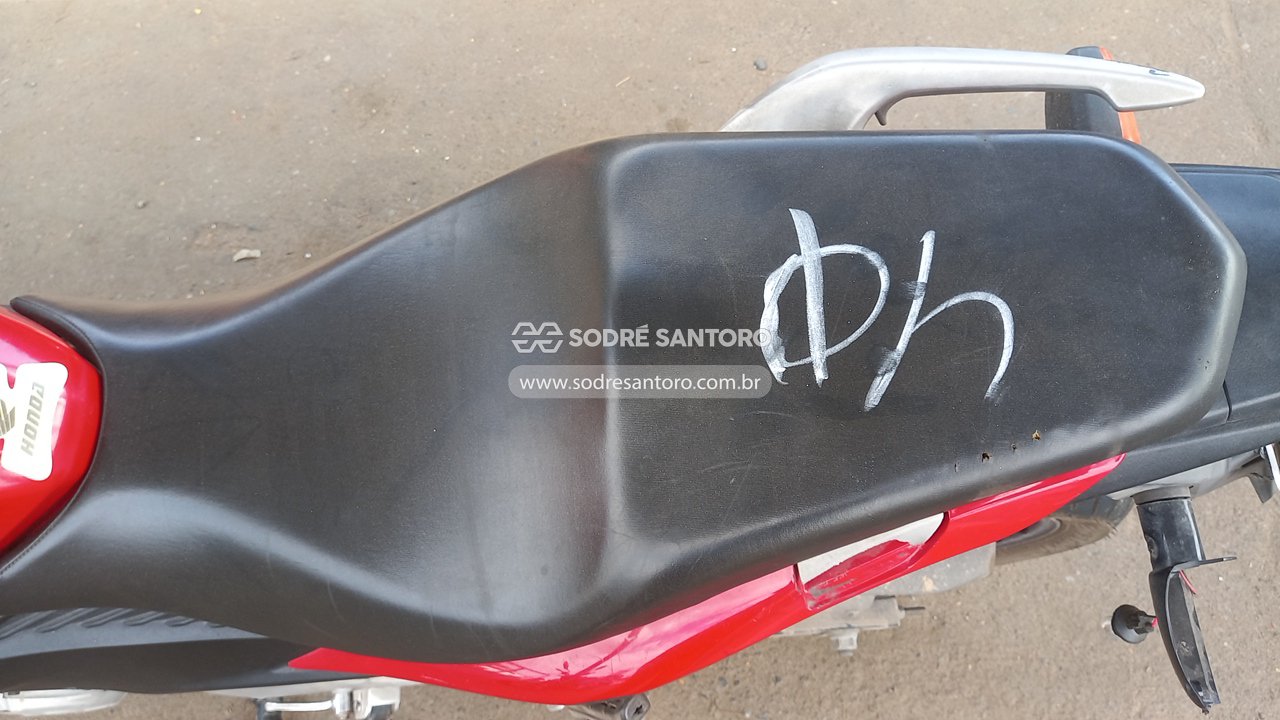 Honda CB 300r - 2011/2011 — foto 9 de 13