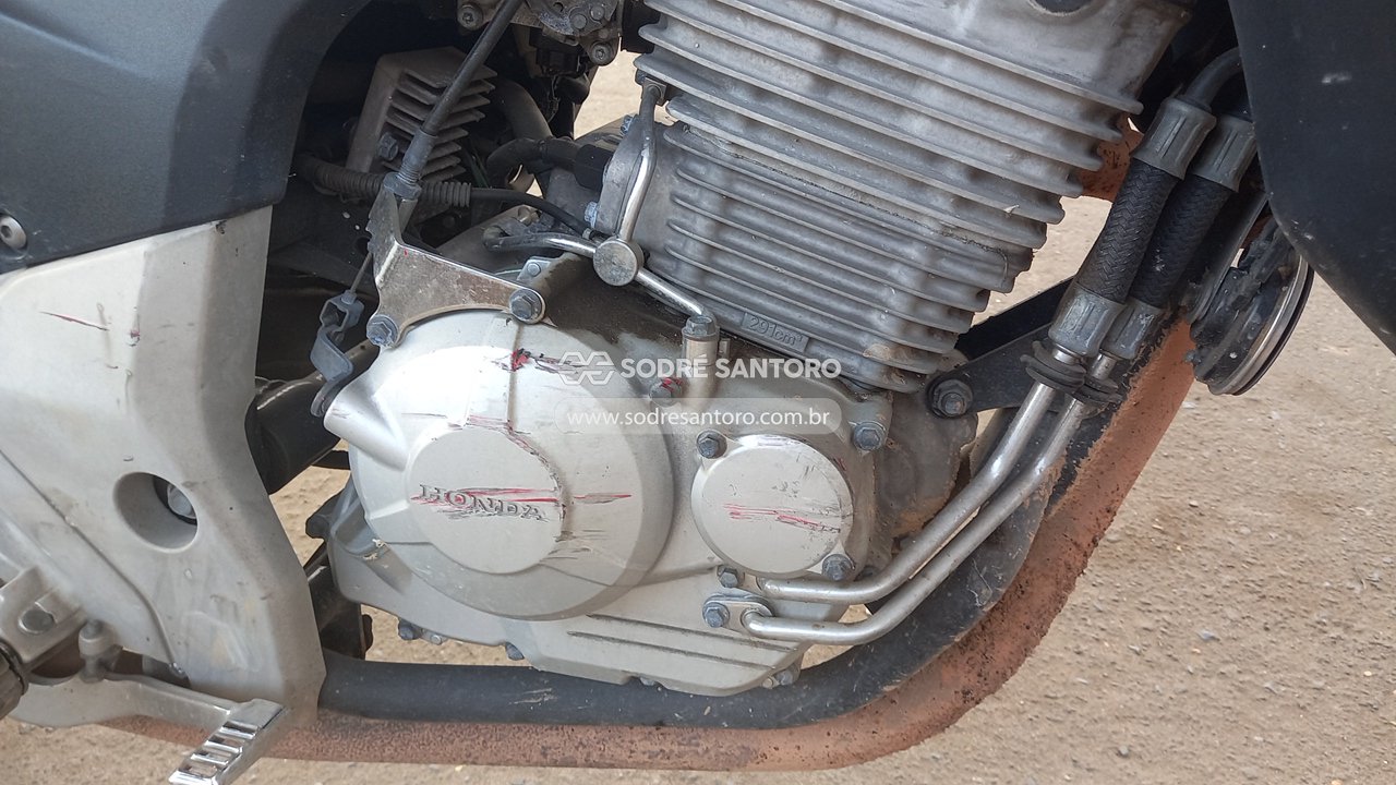 Honda CB 300r - 2011/2011 — foto 10 de 13