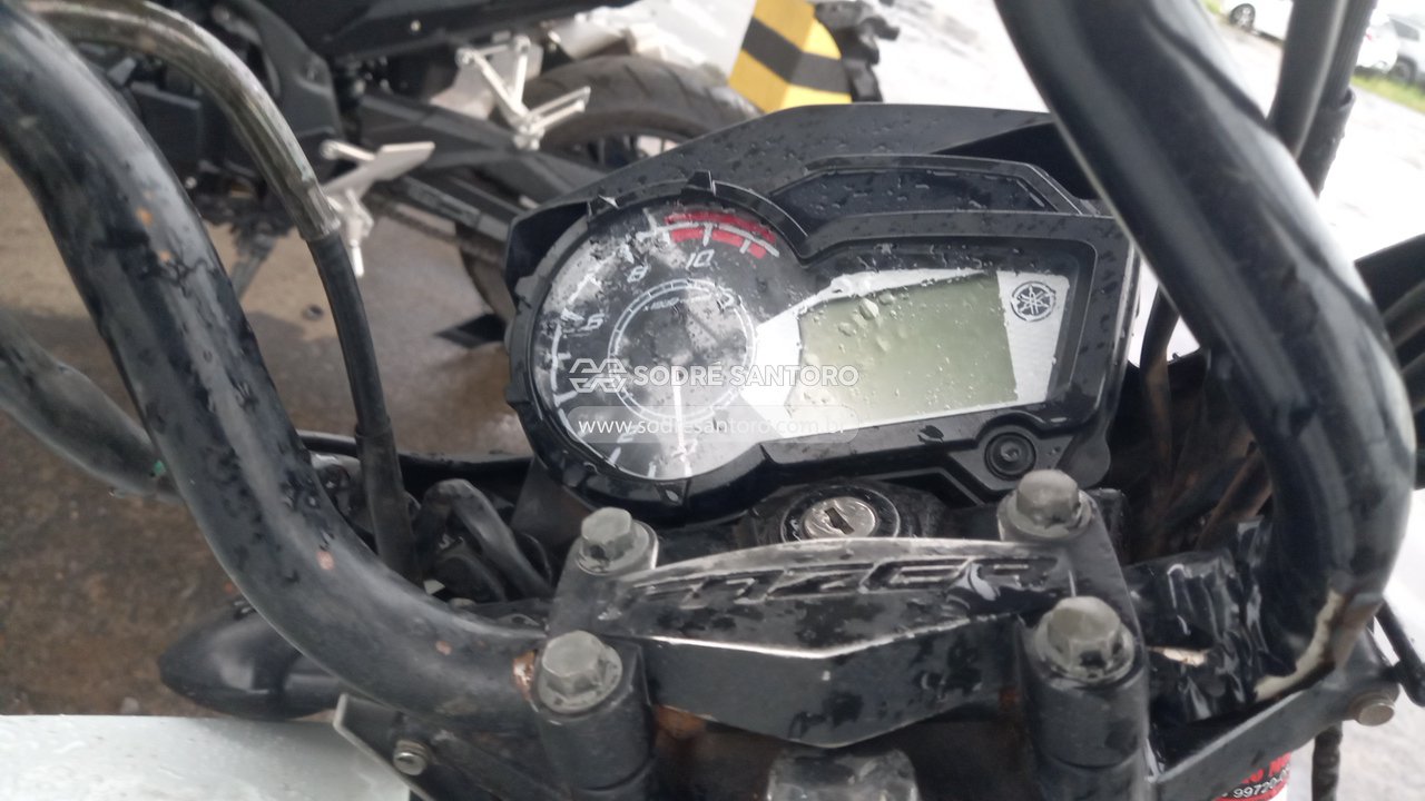 Yamaha YS 150 Fazer Sed - 2015/2016 — foto 7 de 12