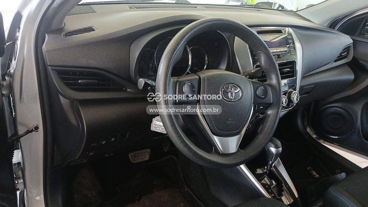 Toyota Yaris SD XL 15 AT - 2018/2019 — foto 6 de 13