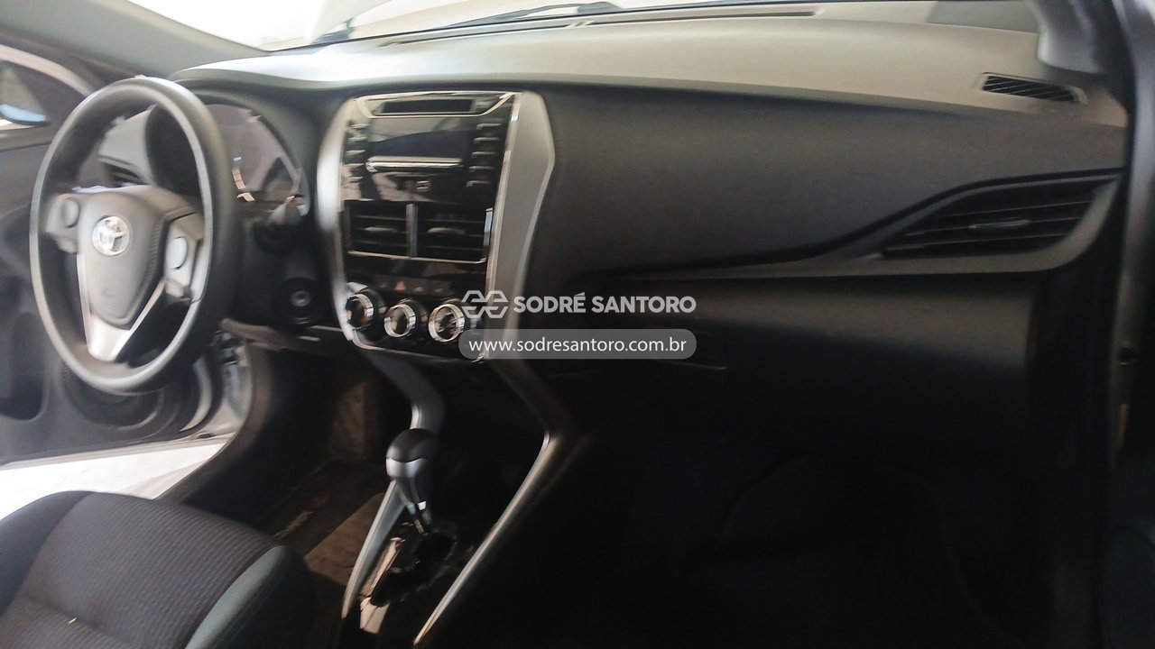 Toyota Yaris SD XL 15 AT - 2018/2019 — foto 8 de 13