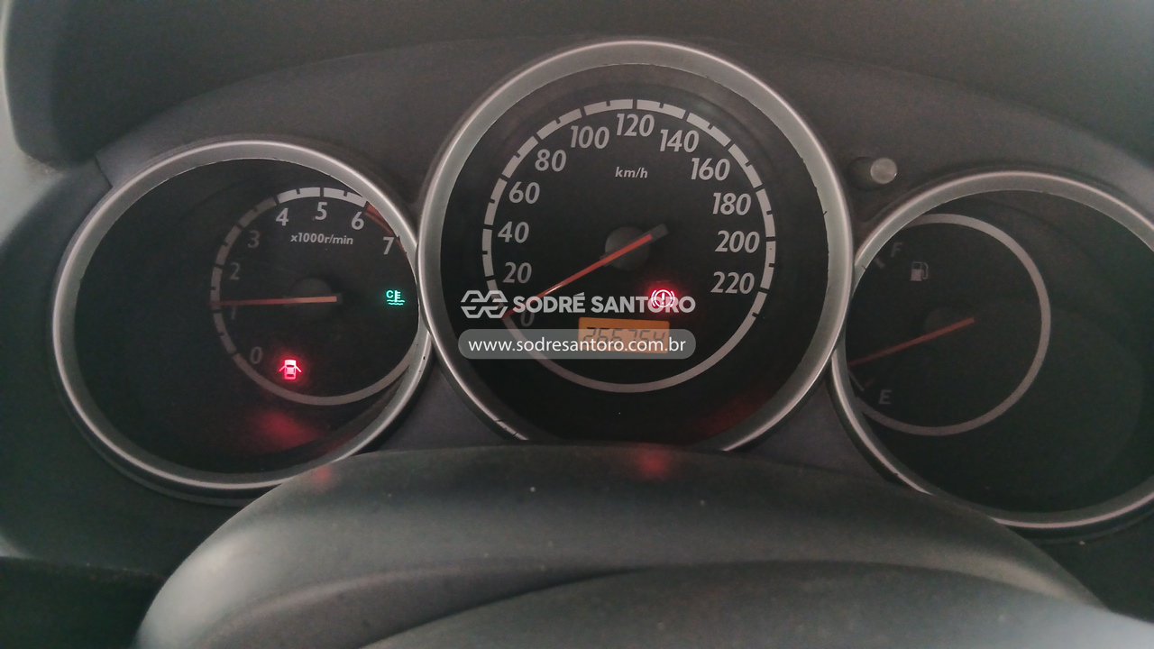 Honda Fit LX - 2004/2005 — foto 7 de 13