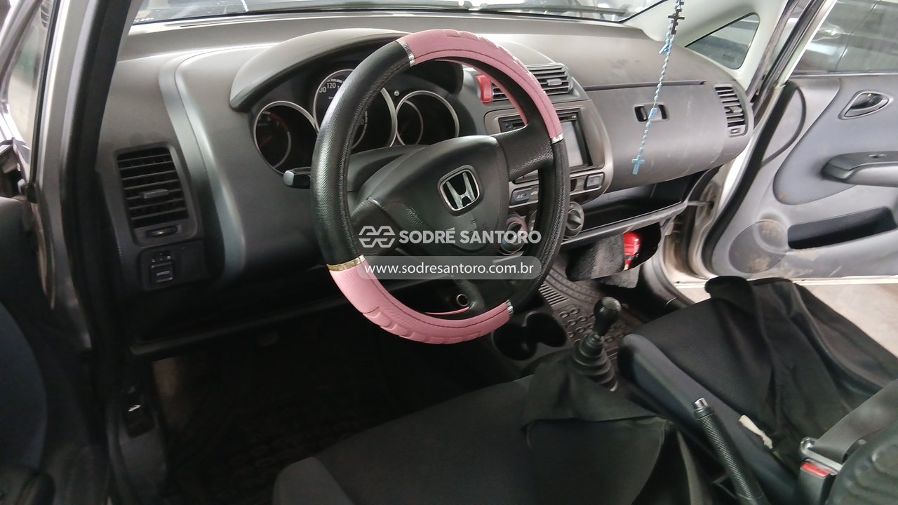 Honda Fit LX - 2004/2005 — foto 6 de 13