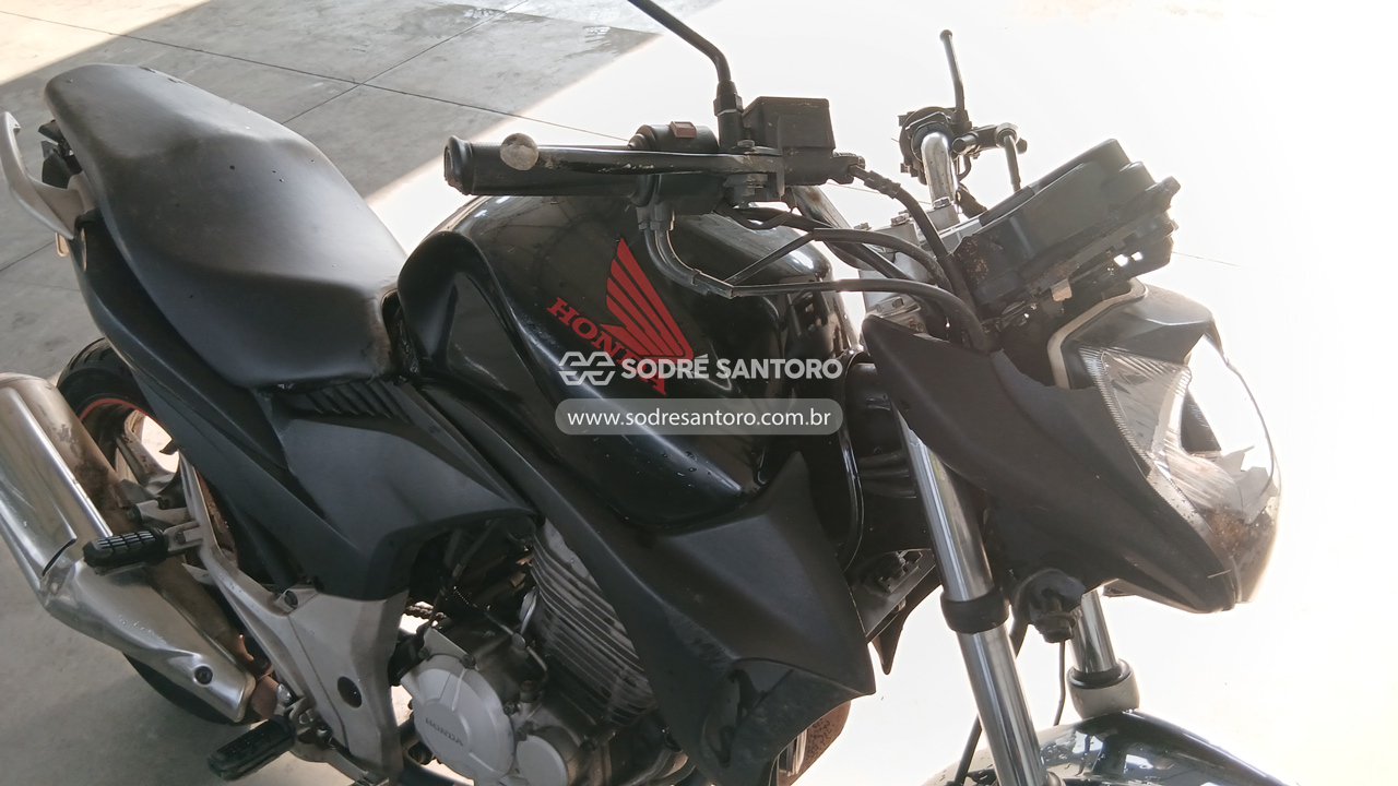 Honda CB 300r - 2010/2011 — foto 10 de 13