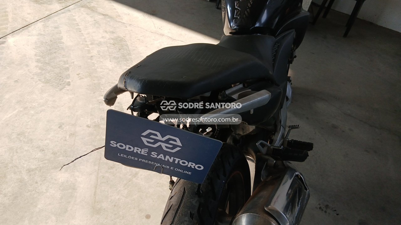 Honda CB 300r - 2010/2011 — foto 11 de 13