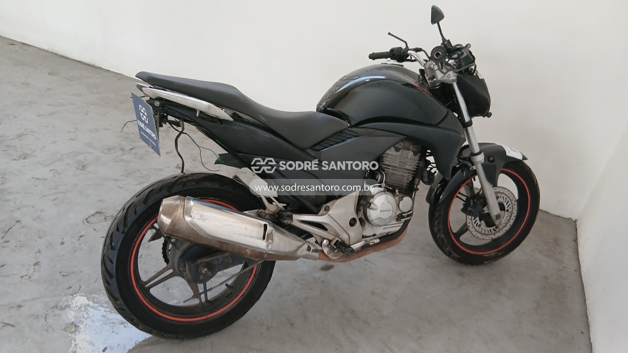 Honda CB 300r - 2010/2011 — foto 4 de 13