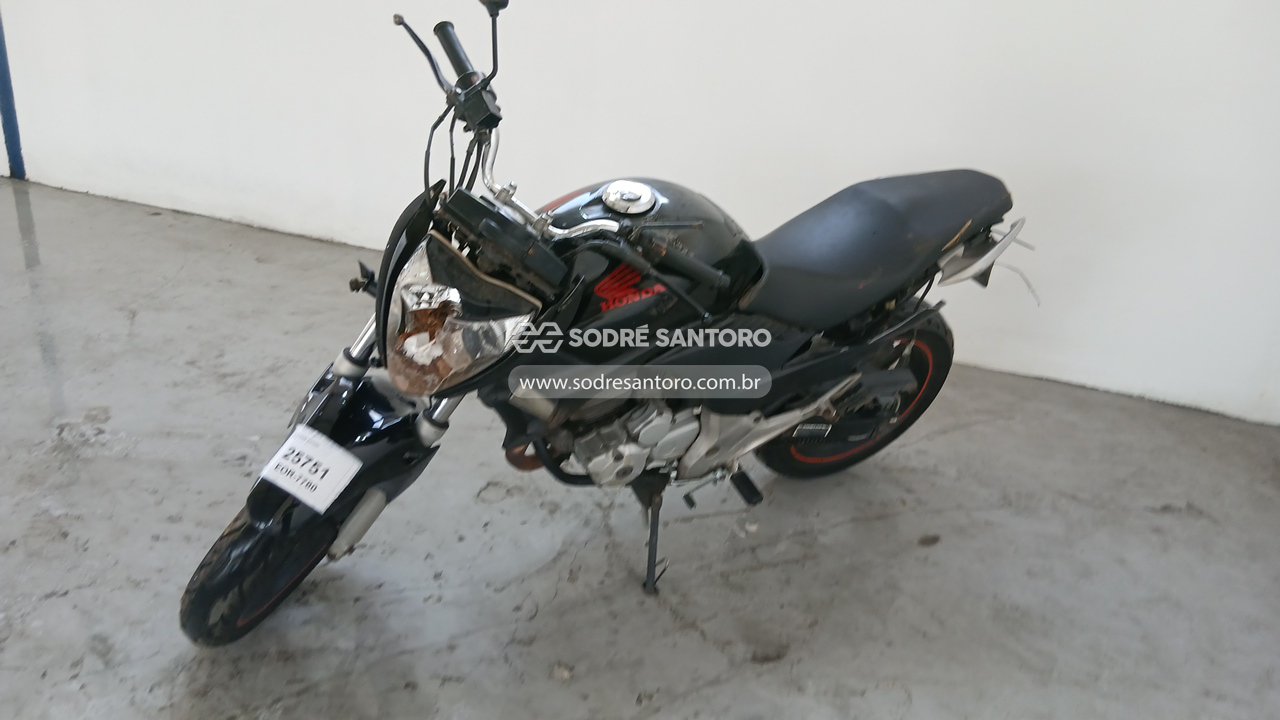 Honda CB 300r - 2010/2011 — foto 3 de 13