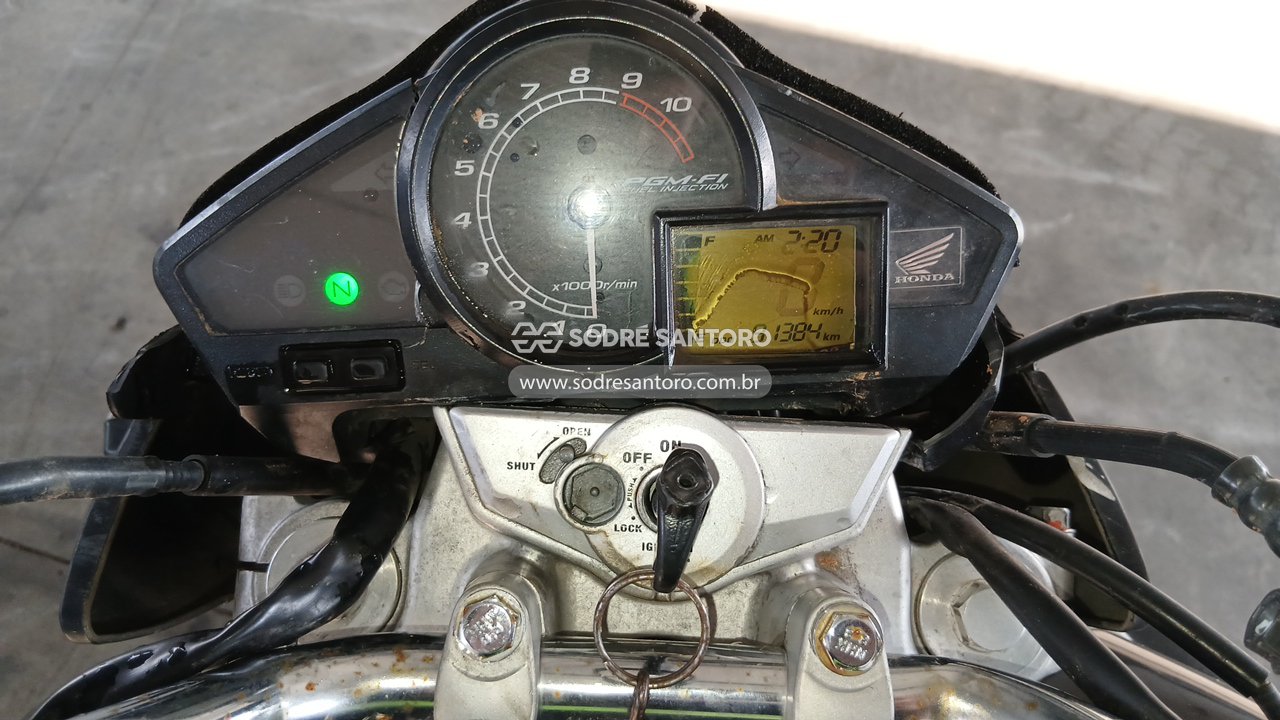 Honda CB 300r - 2010/2011 — foto 7 de 13