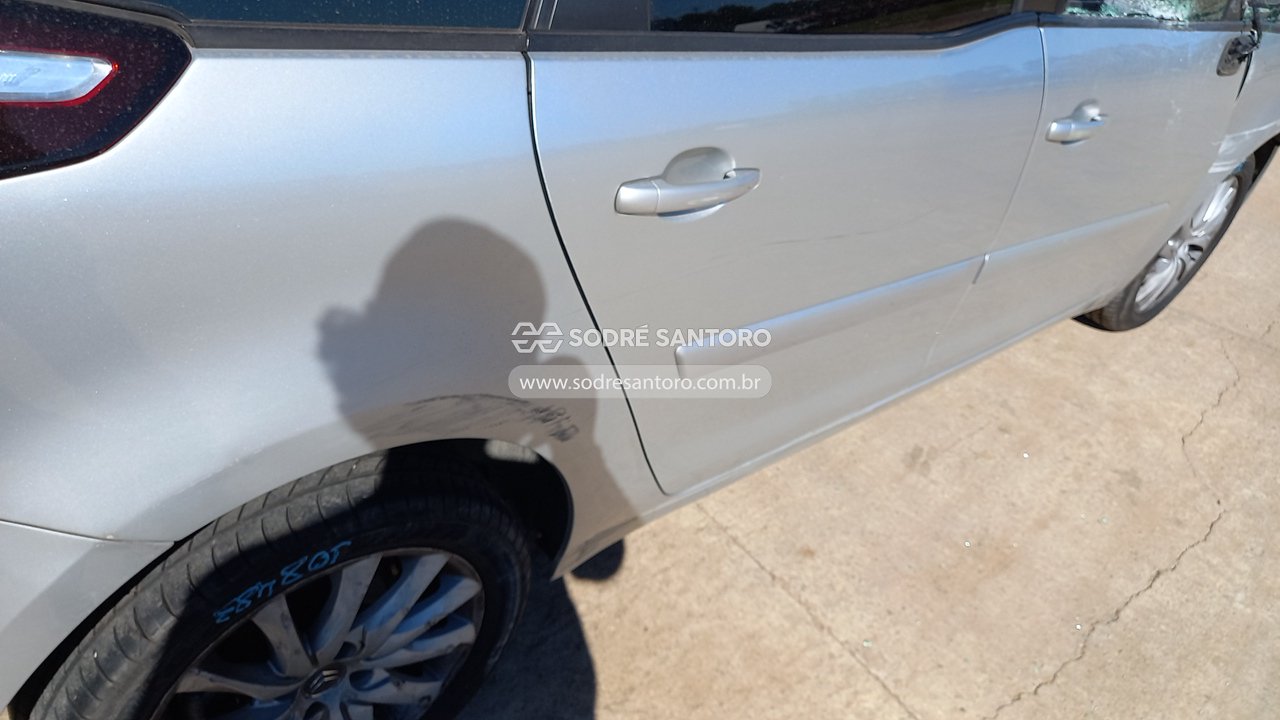 Citroen C4 Pic Glxa 5L - 2010/2011 — foto 12 de 13