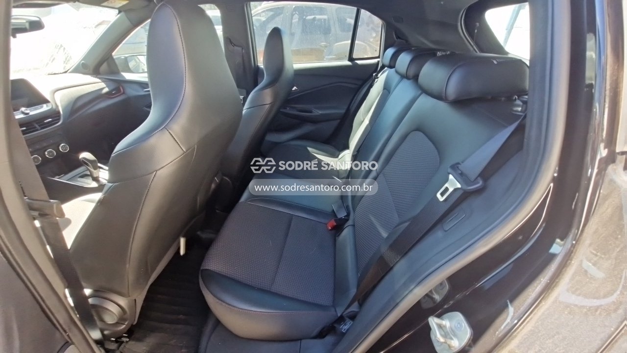 Chevrolet Onix 10tat RS - 2023/2024 — foto 11 de 13