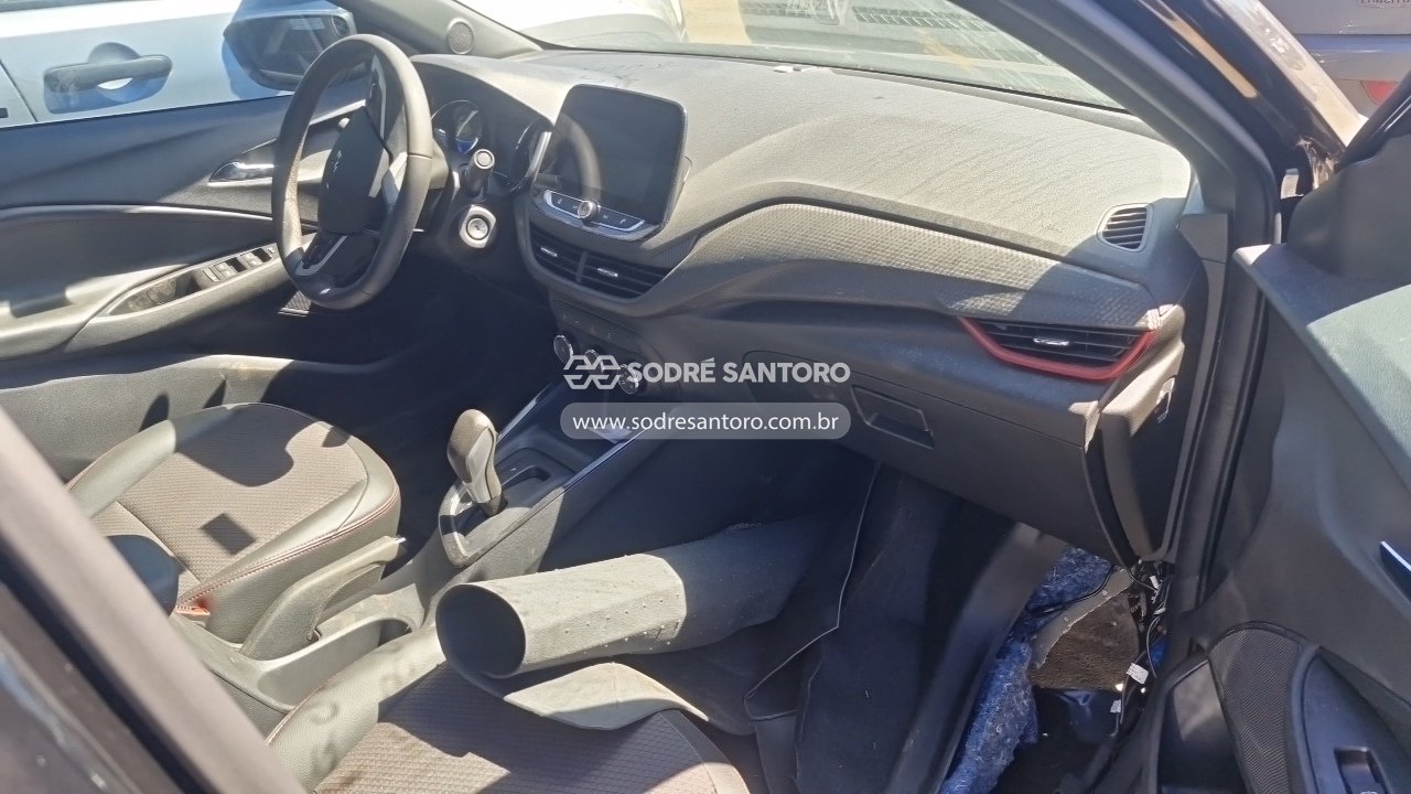 Chevrolet Onix 10tat RS - 2023/2024 — foto 8 de 13