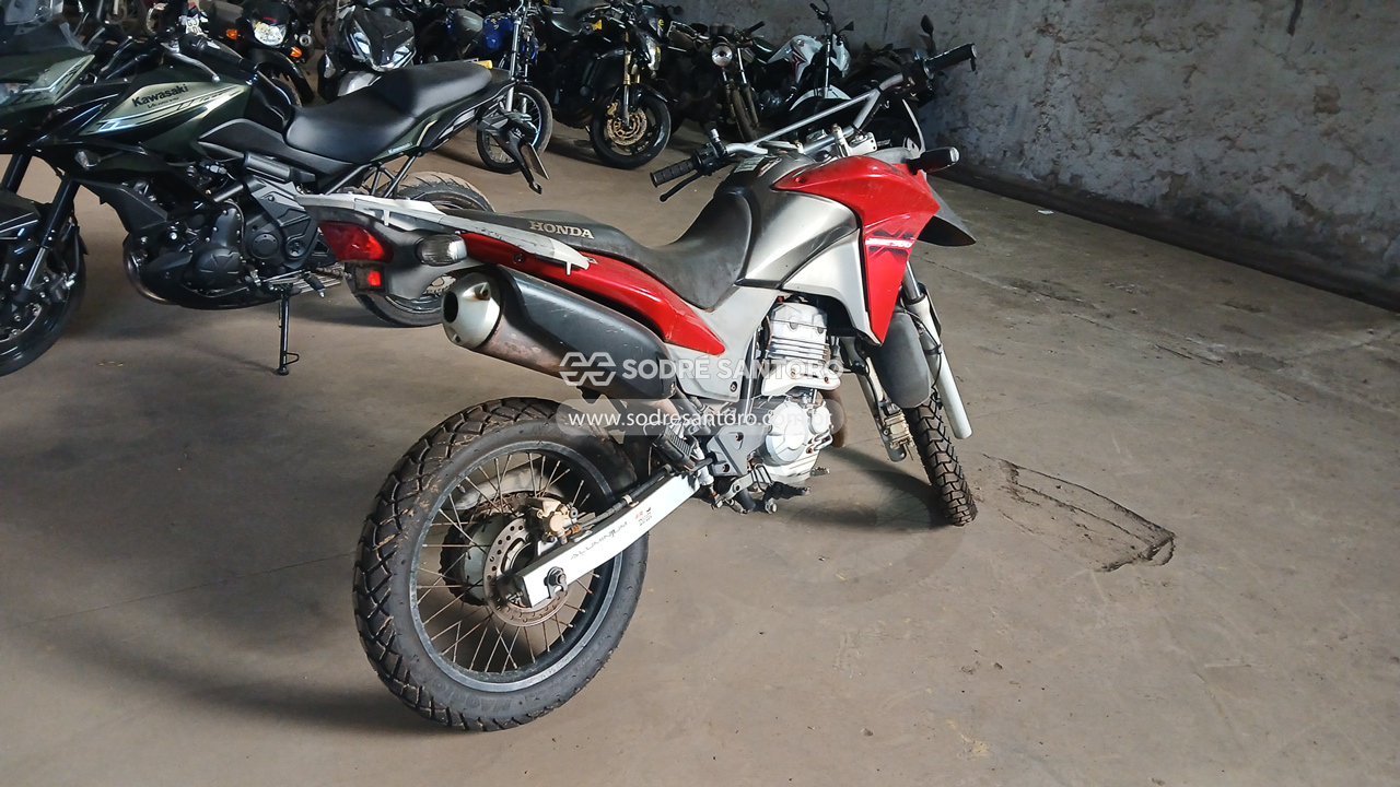 Honda Xre 300 - 2013/2013 — foto 4 de 9