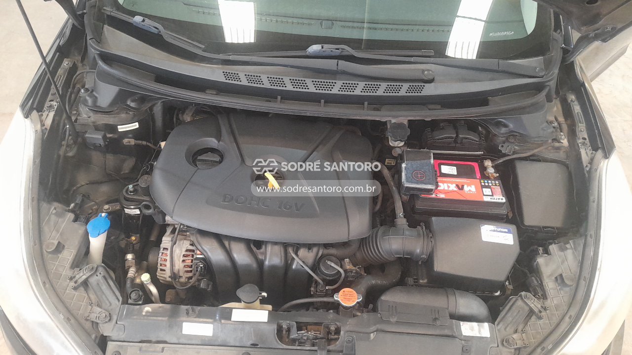 Hyundai Elantra Gls - 2011/2012 — foto 5 de 12